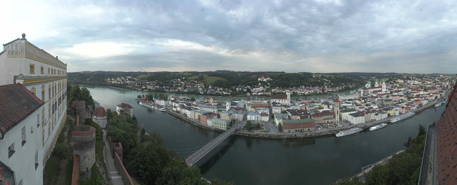 Archiv Foto Webcam Passau: Blick von der Veste Oberhaus auf Donau und Altstadt