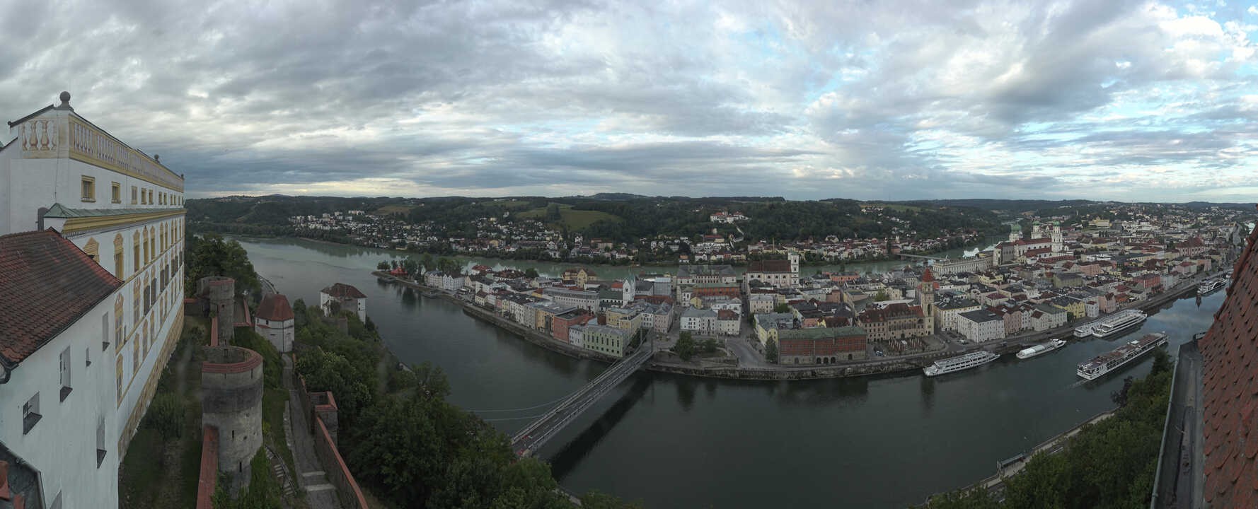 Archiv Foto Webcam Passau: Blick von der Veste Oberhaus auf Donau und Altstadt