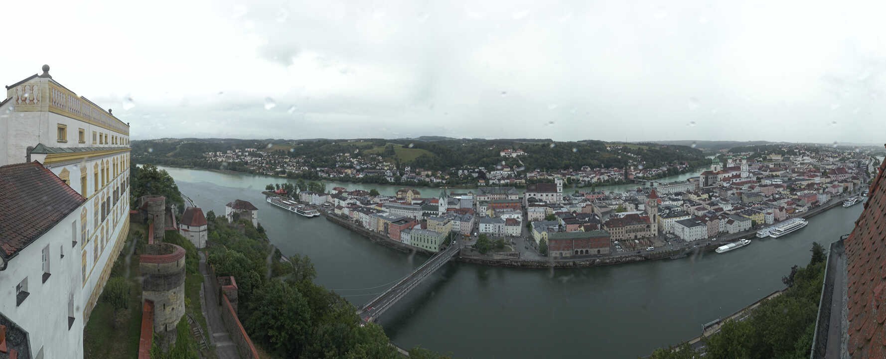 Archiv Foto Webcam Passau: Blick von der Veste Oberhaus auf Donau und Altstadt