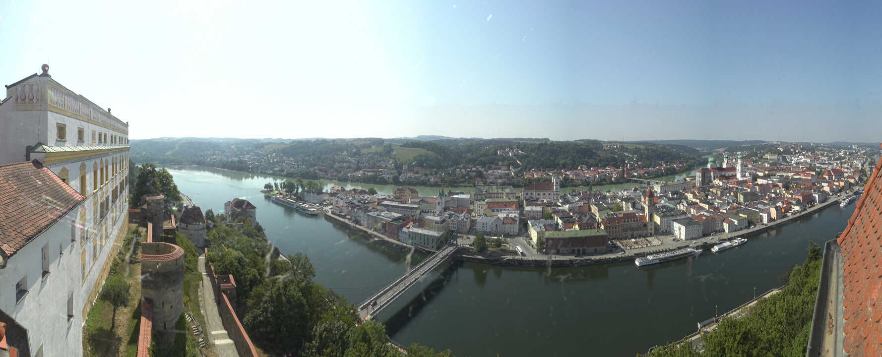 Archiv Foto Webcam Passau: Blick von der Veste Oberhaus auf Donau und Altstadt