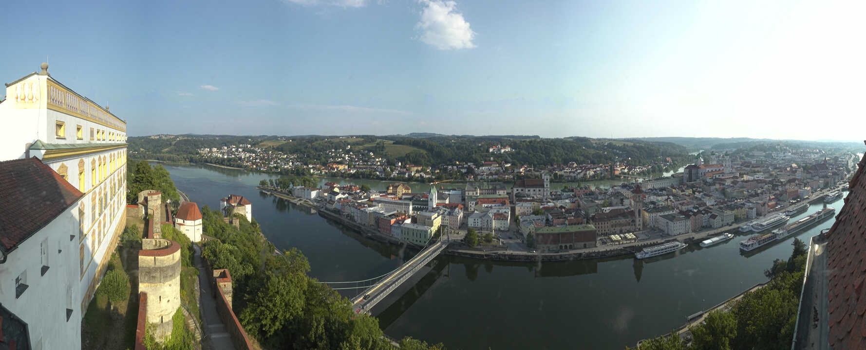 Archiv Foto Webcam Passau: Blick von der Veste Oberhaus auf Donau und Altstadt