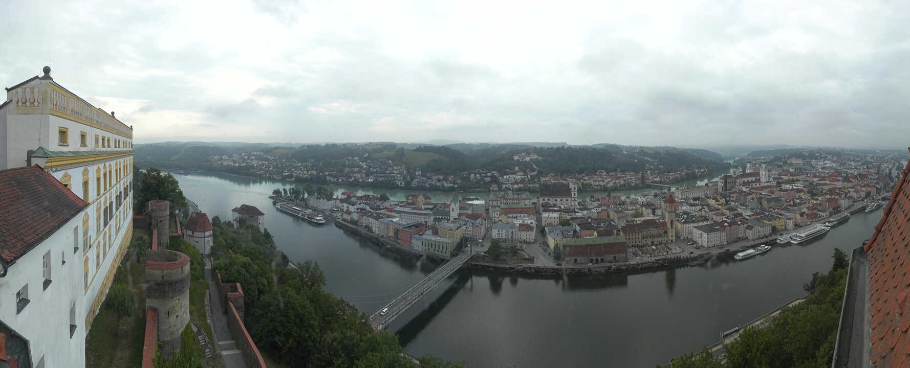 Archiv Foto Webcam Passau: Blick von der Veste Oberhaus auf Donau und Altstadt