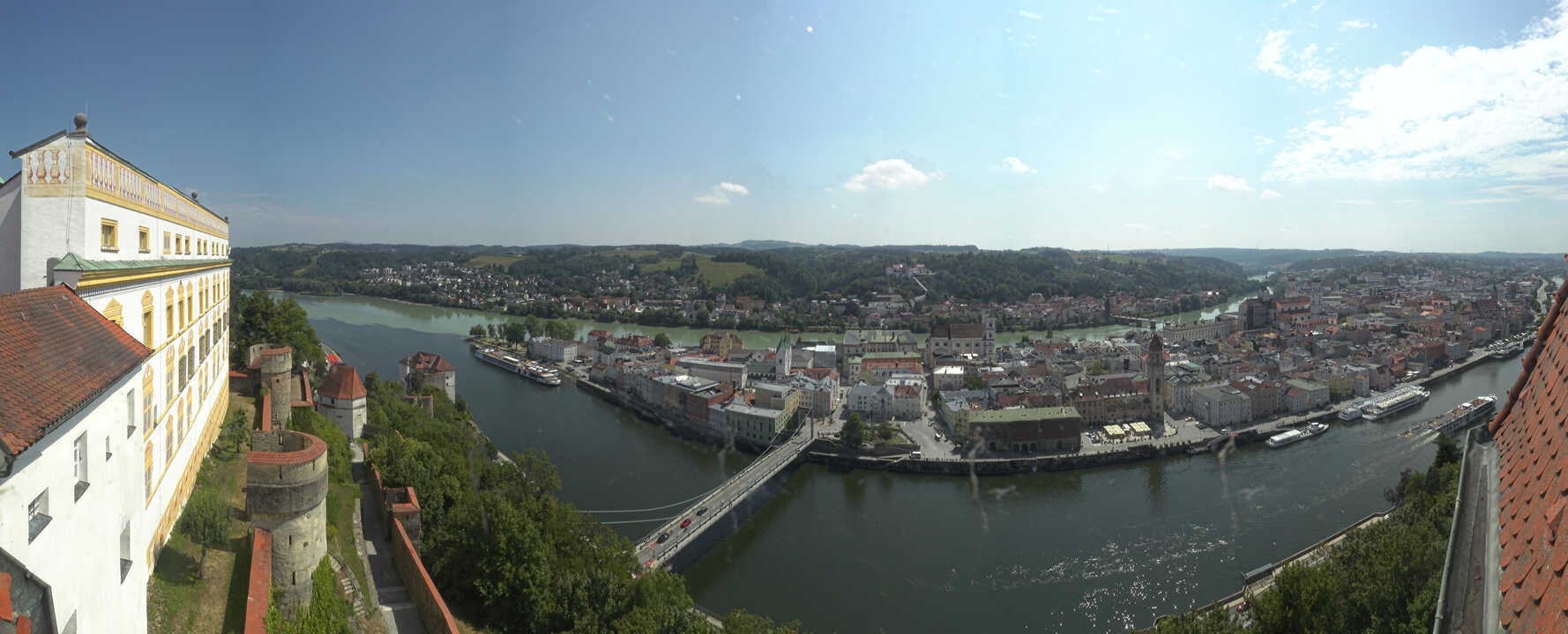 Archiv Foto Webcam Passau: Blick von der Veste Oberhaus auf Donau und Altstadt