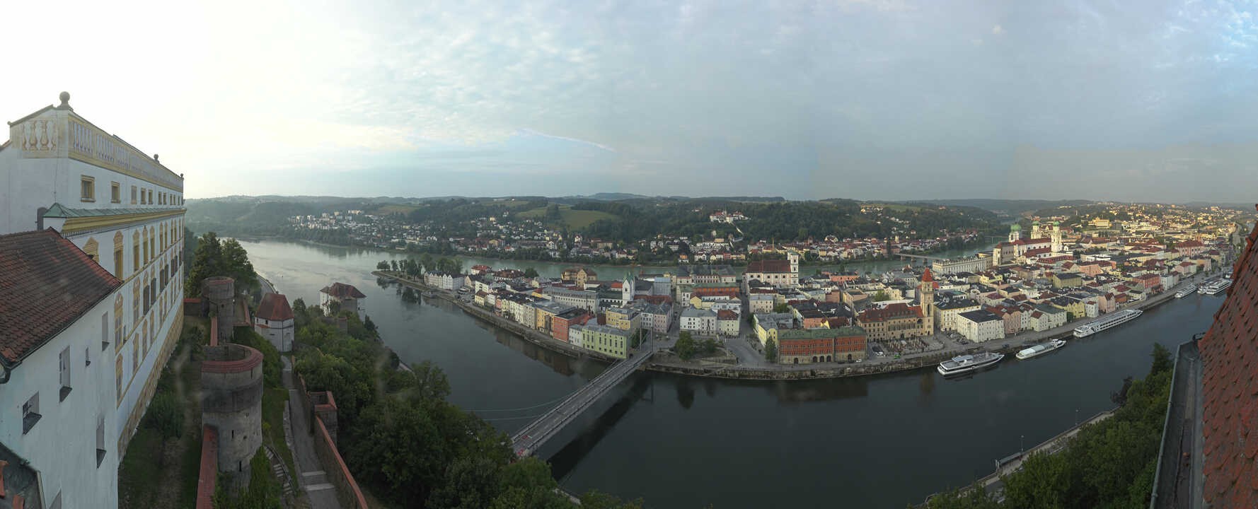 Archiv Foto Webcam Passau: Blick von der Veste Oberhaus auf Donau und Altstadt