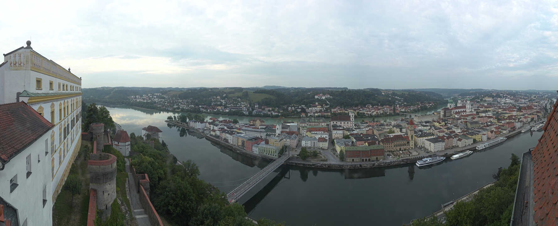 Archiv Foto Webcam Passau: Blick von der Veste Oberhaus auf Donau und Altstadt
