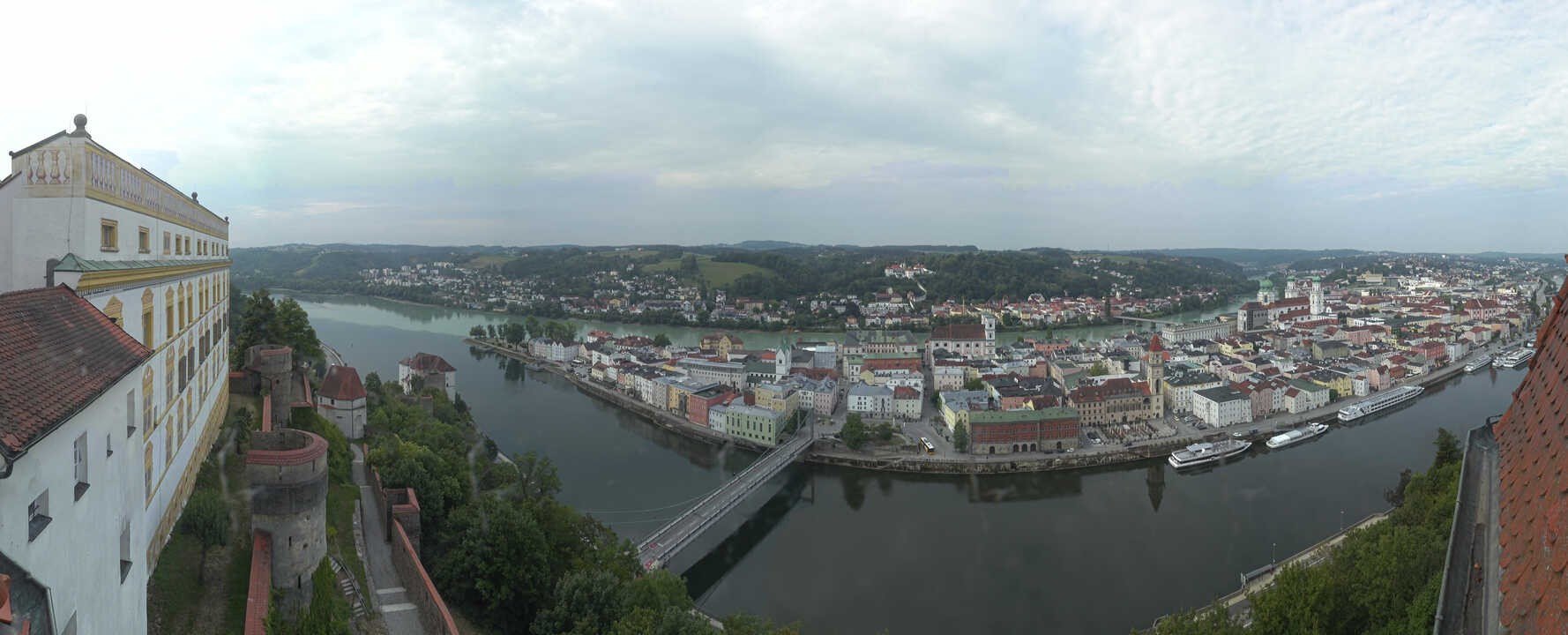 Archiv Foto Webcam Passau: Blick von der Veste Oberhaus auf Donau und Altstadt
