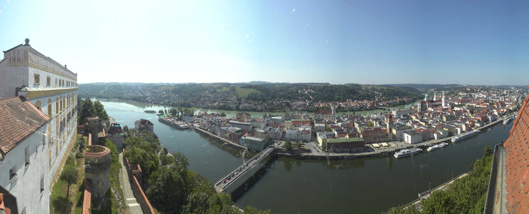Archiv Foto Webcam Passau: Blick von der Veste Oberhaus auf Donau und Altstadt