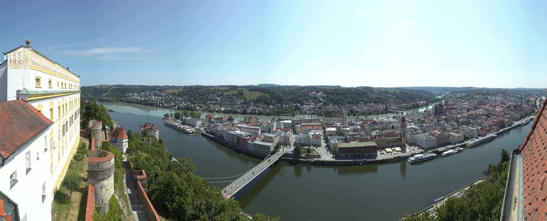 Archiv Foto Webcam Passau: Blick von der Veste Oberhaus auf Donau und Altstadt