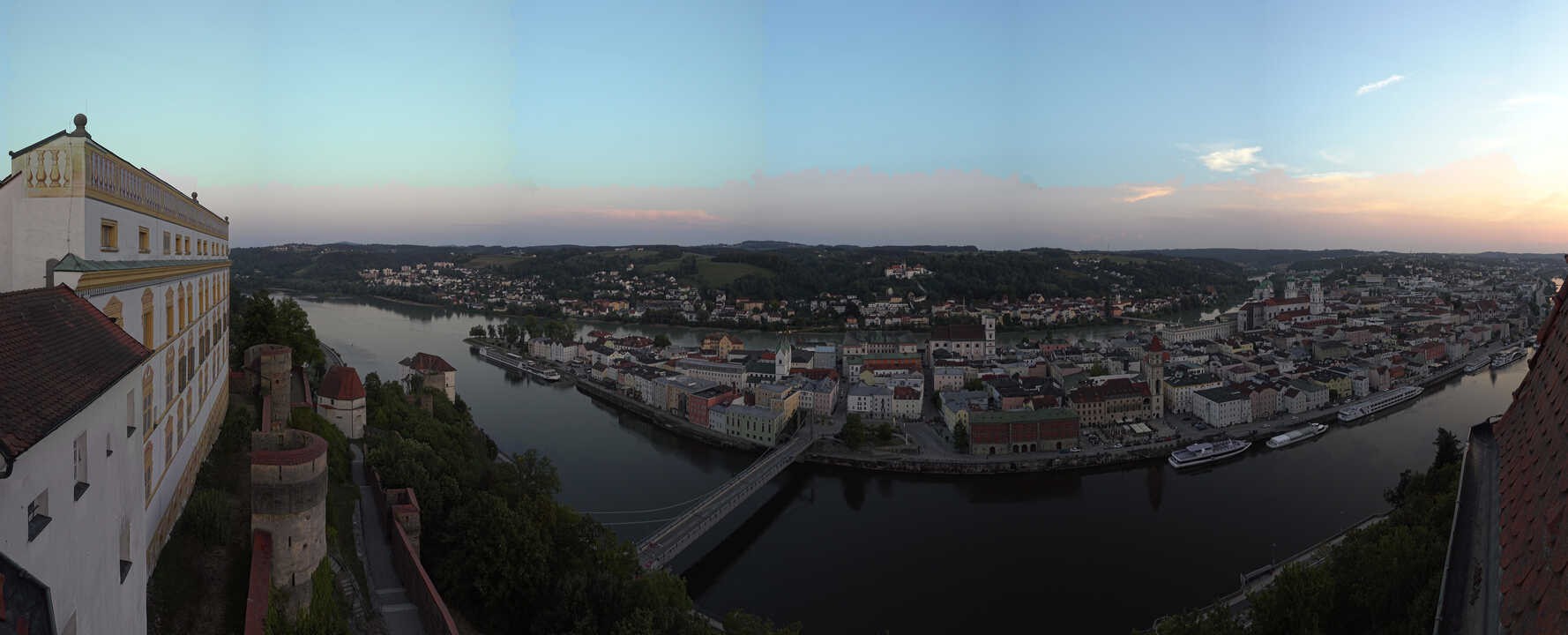 Archiv Foto Webcam Passau: Blick von der Veste Oberhaus auf Donau und Altstadt