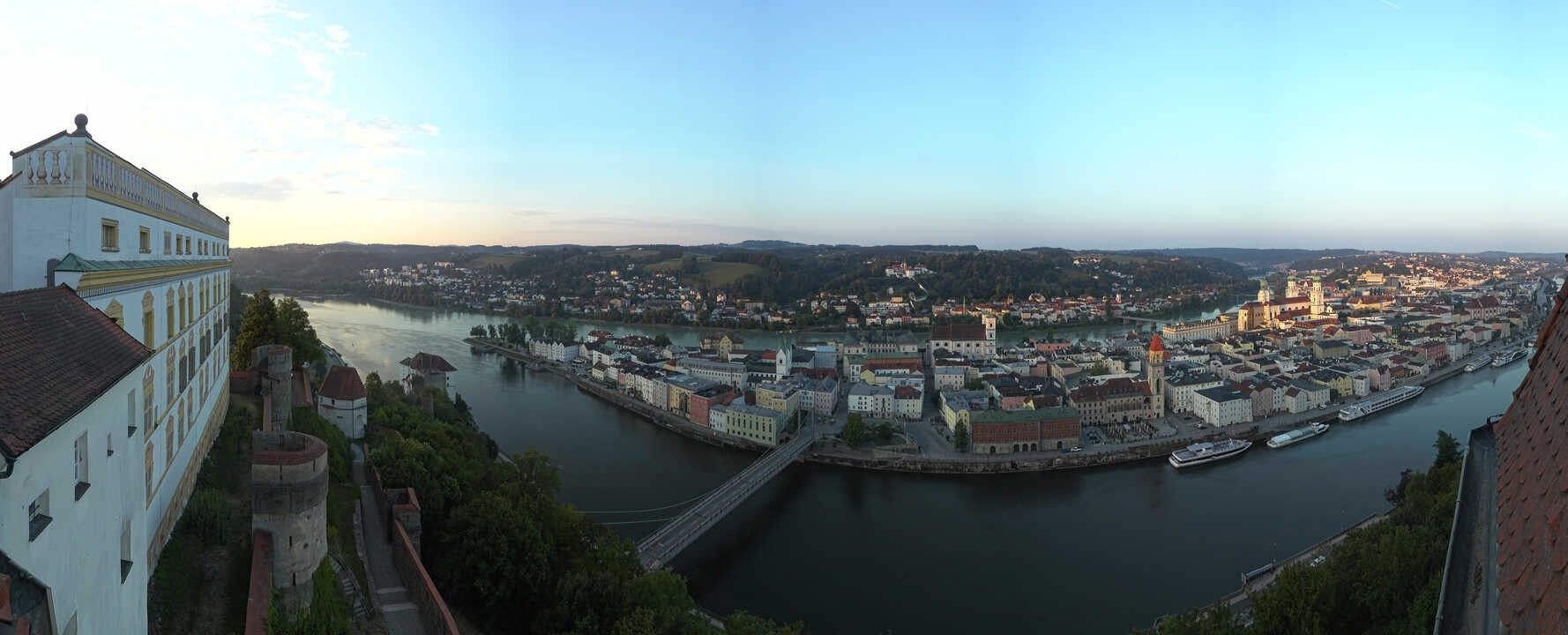 Archiv Foto Webcam Passau: Blick von der Veste Oberhaus auf Donau und Altstadt