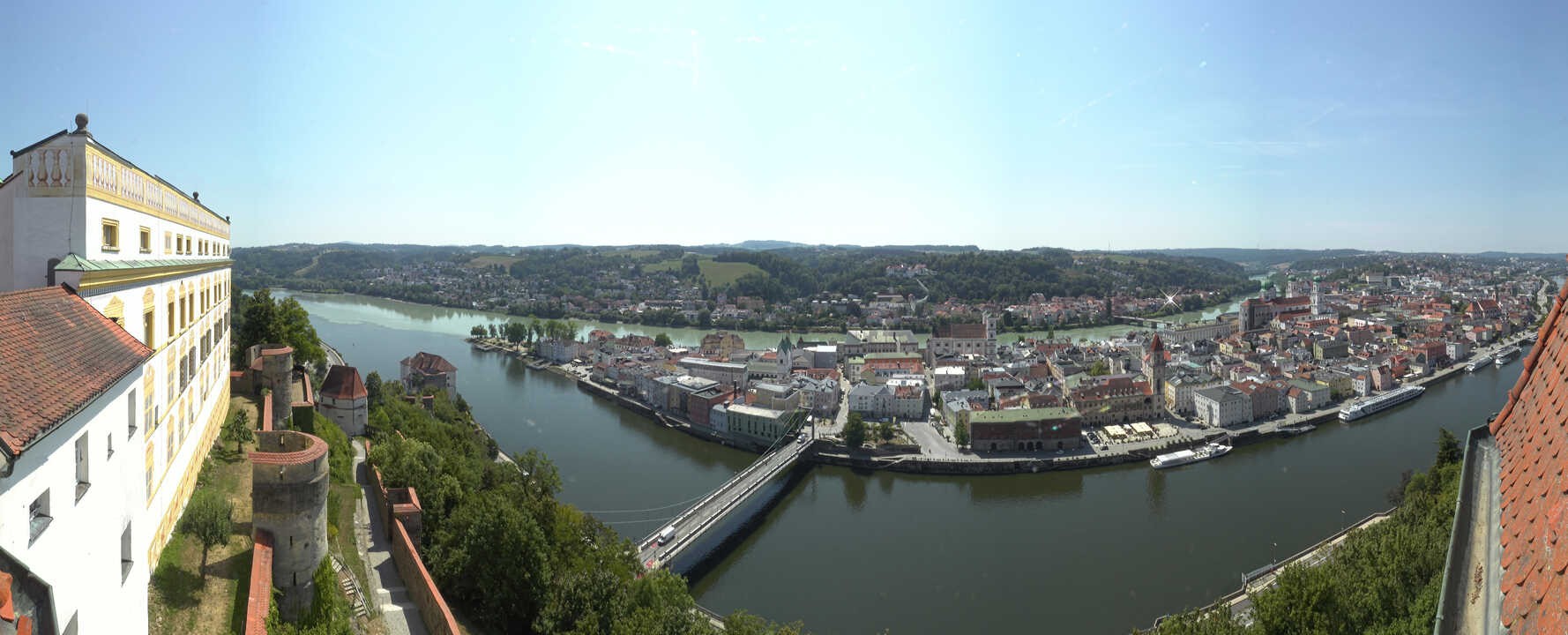 Archiv Foto Webcam Passau: Blick von der Veste Oberhaus auf Donau und Altstadt