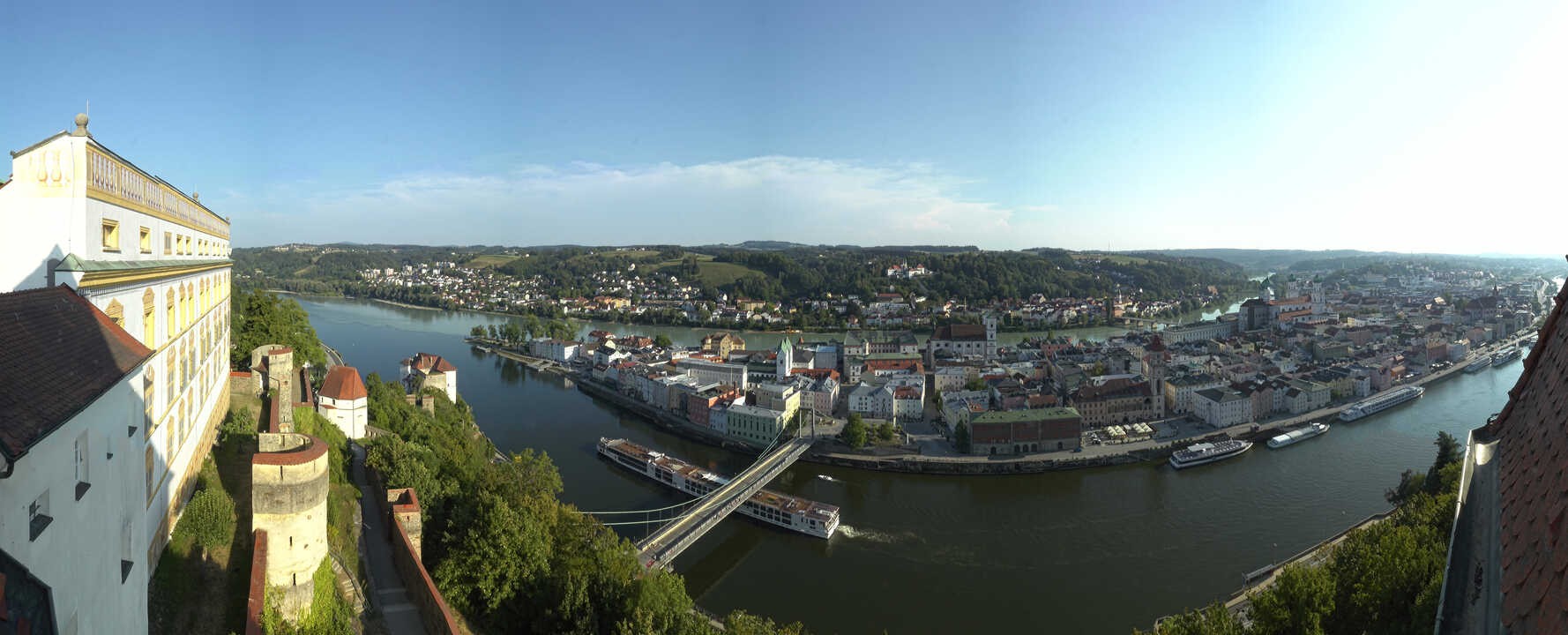 Archiv Foto Webcam Passau: Blick von der Veste Oberhaus auf Donau und Altstadt