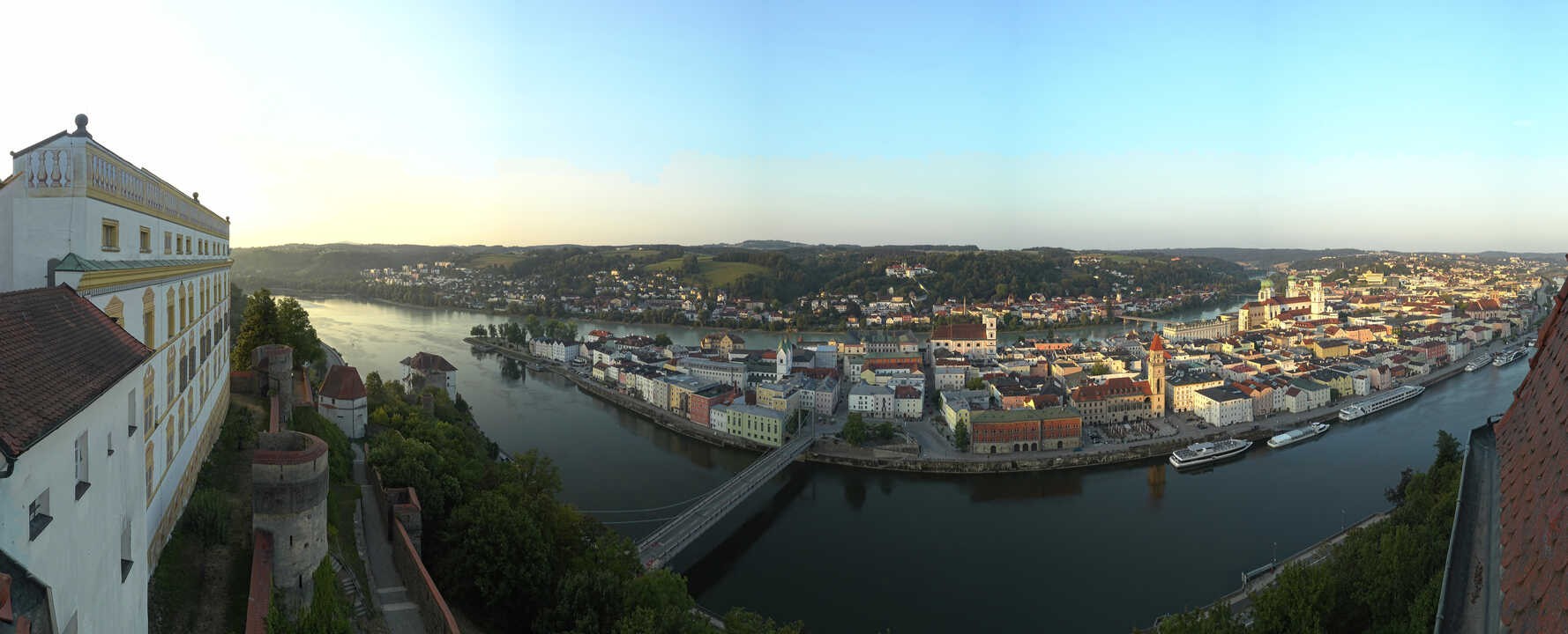 Archiv Foto Webcam Passau: Blick von der Veste Oberhaus auf Donau und Altstadt