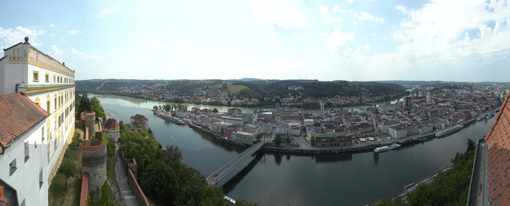 Archiv Foto Webcam Passau: Blick von der Veste Oberhaus auf Donau und Altstadt