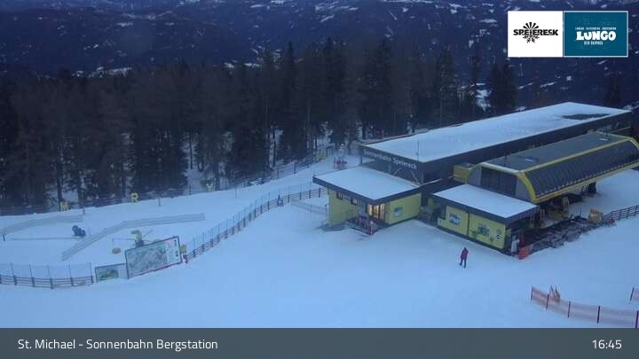 Archiv Foto Webcam St. Michael - Blick Bergstation Sonnenbahn Gondel
