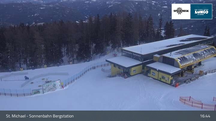 Archiv Foto Webcam St. Michael - Blick Bergstation Sonnenbahn Gondel