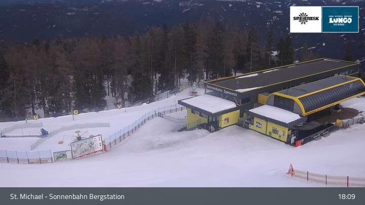 Archiv Foto Webcam St. Michael - Blick Bergstation Sonnenbahn Gondel