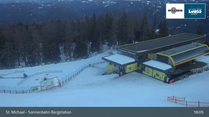 Archiv Foto Webcam St. Michael - Blick Bergstation Sonnenbahn Gondel