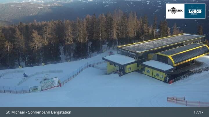 Archiv Foto Webcam St. Michael - Blick Bergstation Sonnenbahn Gondel
