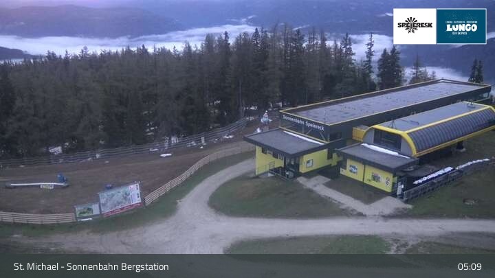 Archiv Foto Webcam St. Michael - Blick Bergstation Sonnenbahn Gondel