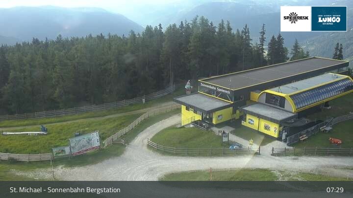 Archiv Foto Webcam St. Michael - Blick Bergstation Sonnenbahn Gondel