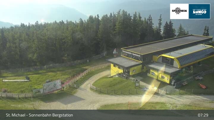 Archiv Foto Webcam St. Michael - Blick Bergstation Sonnenbahn Gondel