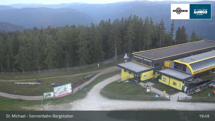 Archiv Foto Webcam St. Michael - Blick Bergstation Sonnenbahn Gondel