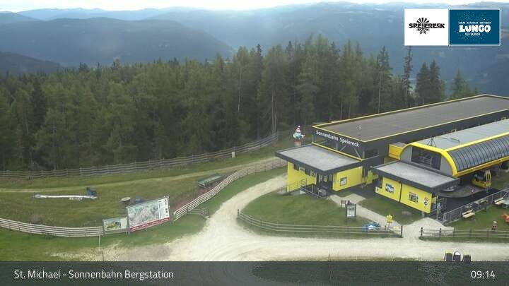 Archiv Foto Webcam St. Michael - Blick Bergstation Sonnenbahn Gondel