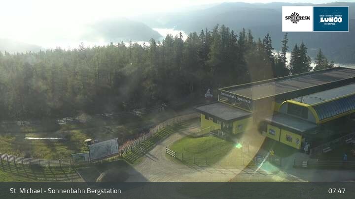 Archiv Foto Webcam St. Michael - Blick Bergstation Sonnenbahn Gondel