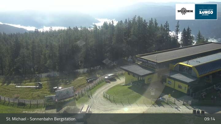 Archiv Foto Webcam St. Michael - Blick Bergstation Sonnenbahn Gondel