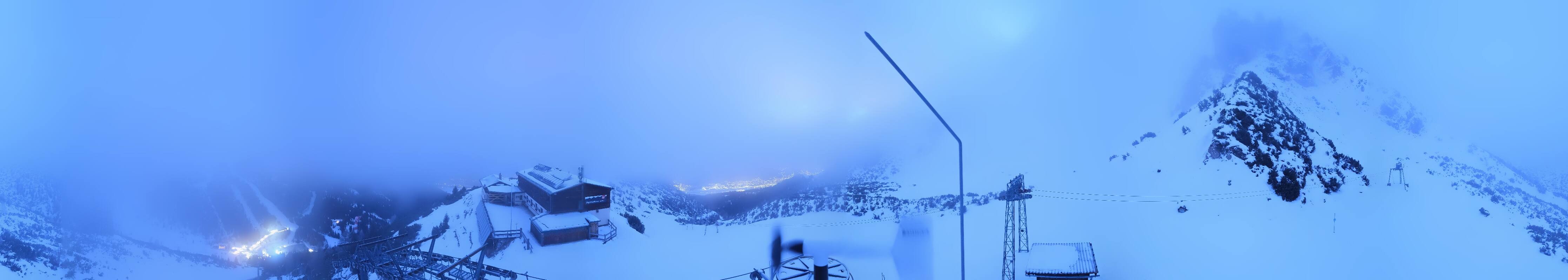 Archived image Webcam Axams: View Birgitzköpflhaus