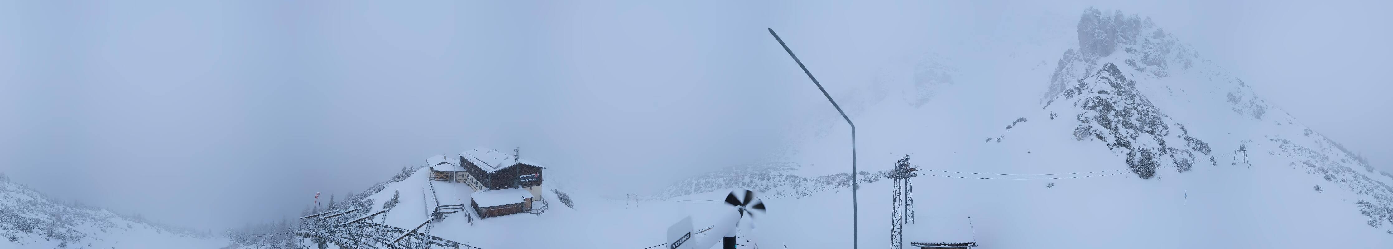 Archived image Webcam Axams: View Birgitzköpflhaus