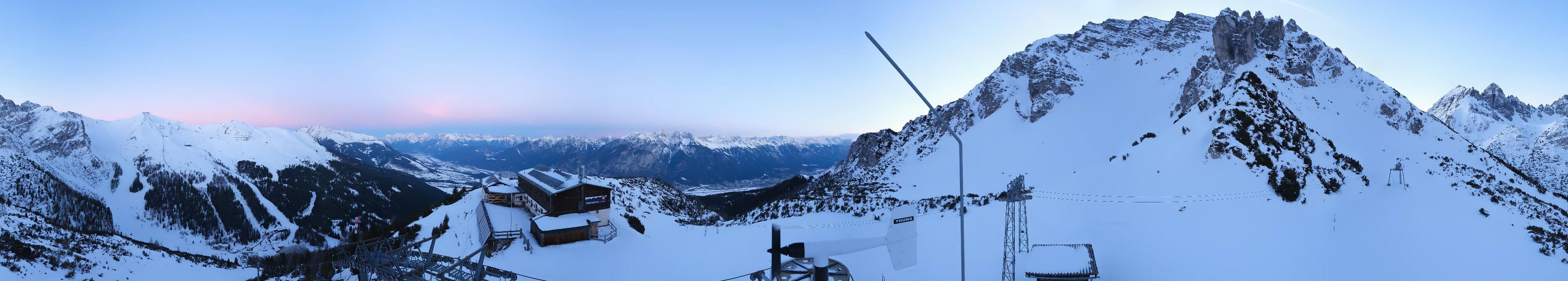 Archived image Webcam Axams: View Birgitzköpflhaus