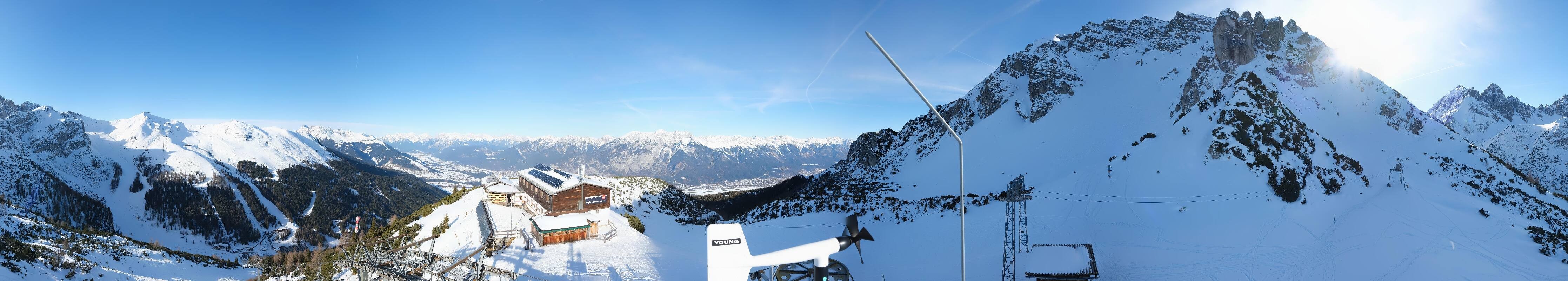 Archived image Webcam Axams: View Birgitzköpflhaus