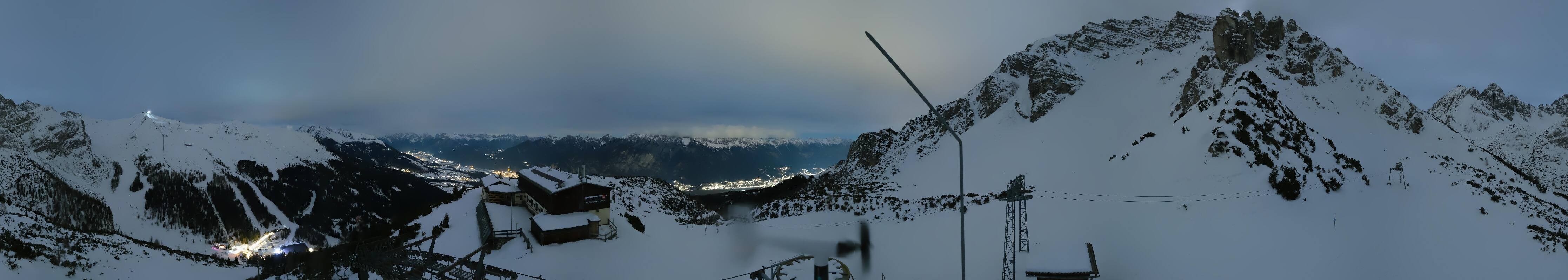 Archived image Webcam Axams: View Birgitzköpflhaus