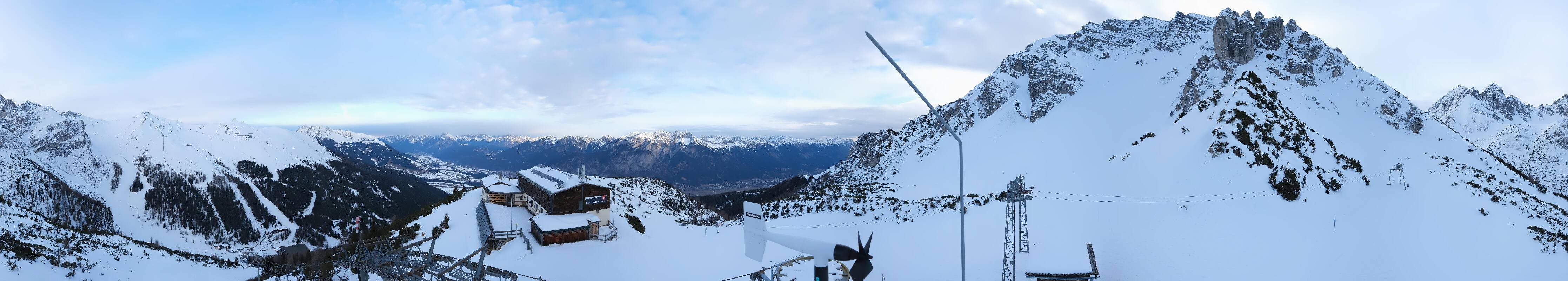 Archived image Webcam Axams: View Birgitzköpflhaus