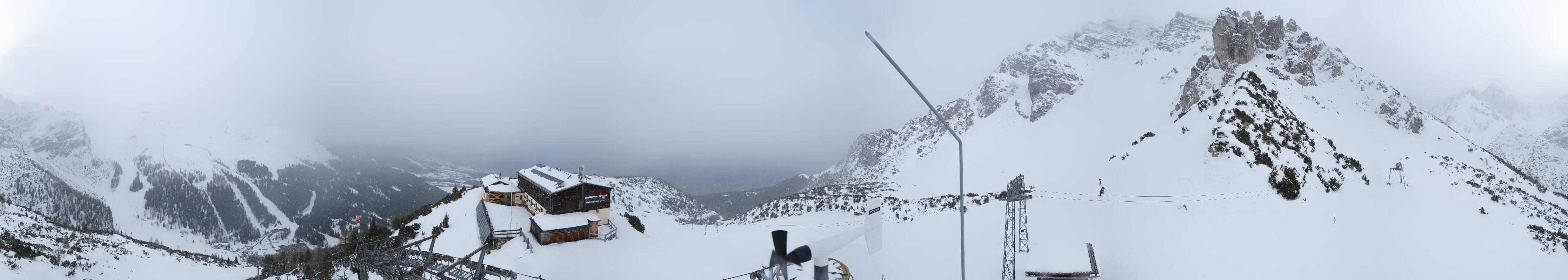 Archived image Webcam Axams: View Birgitzköpflhaus