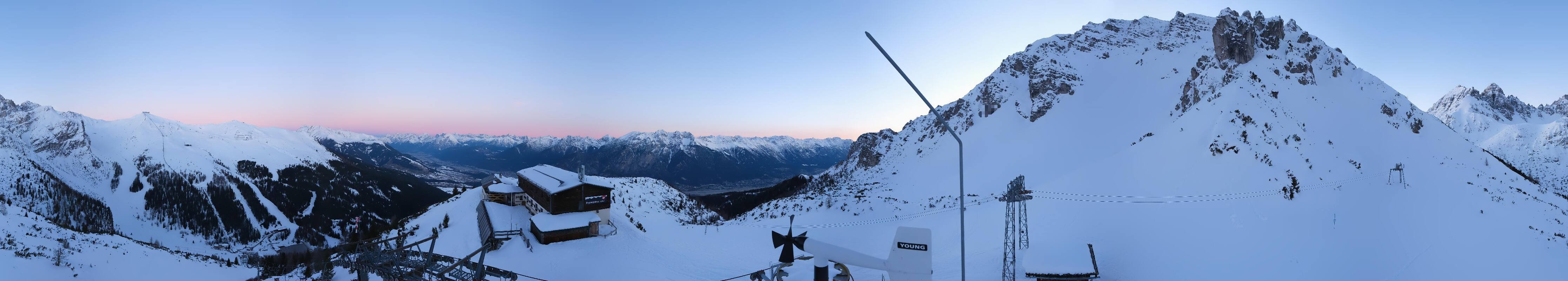 Archived image Webcam Axams: View Birgitzköpflhaus