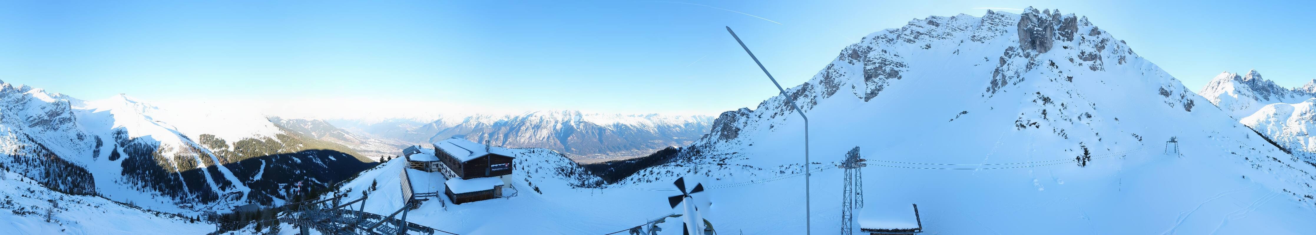 Archived image Webcam Axams: View Birgitzköpflhaus