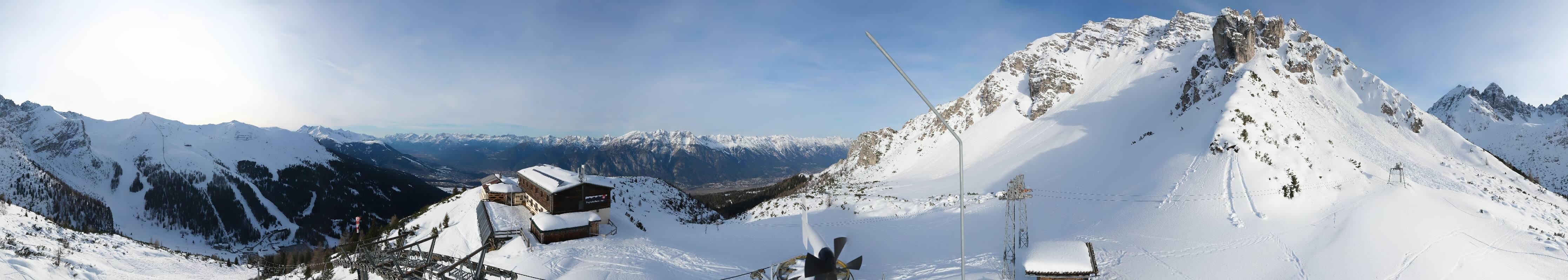 Archived image Webcam Axams: View Birgitzköpflhaus