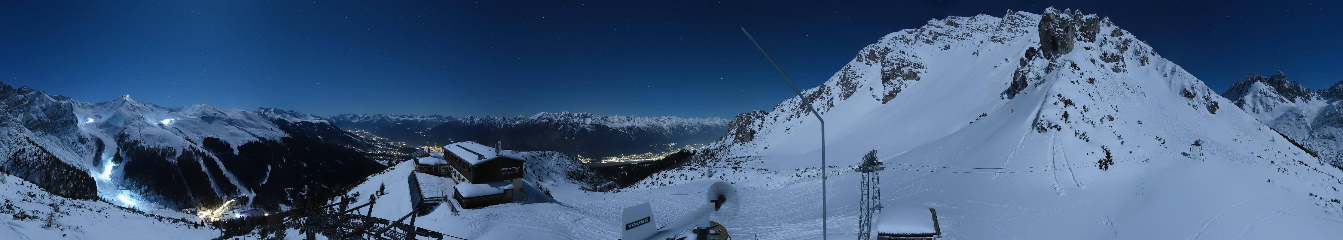 Archived image Webcam Axams: View Birgitzköpflhaus