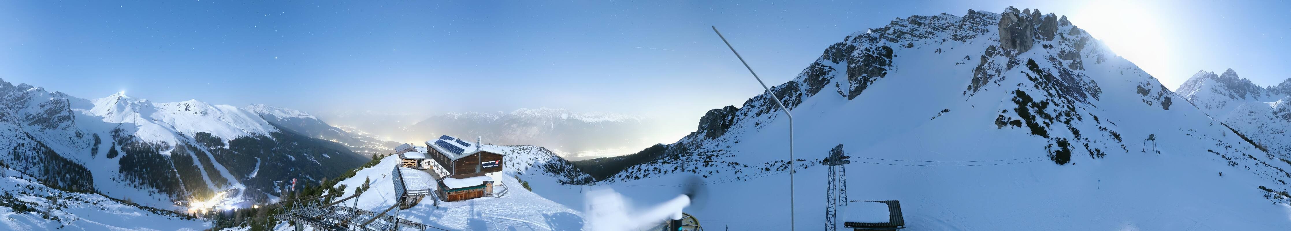 Archived image Webcam Axams: View Birgitzköpflhaus