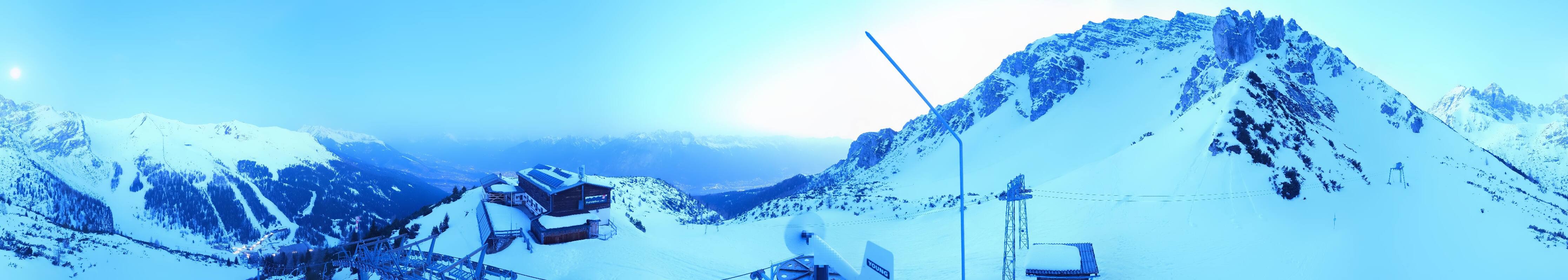 Archived image Webcam Axams: View Birgitzköpflhaus