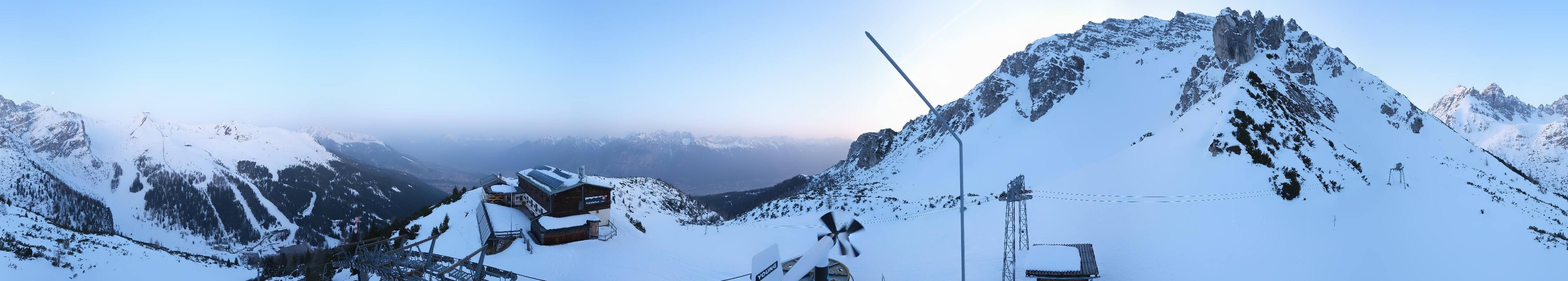 Archived image Webcam Axams: View Birgitzköpflhaus