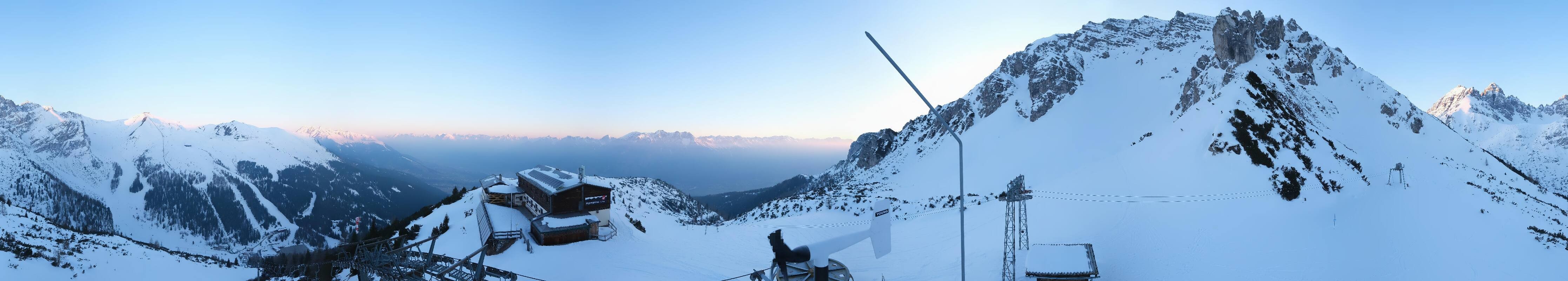 Archived image Webcam Axams: View Birgitzköpflhaus