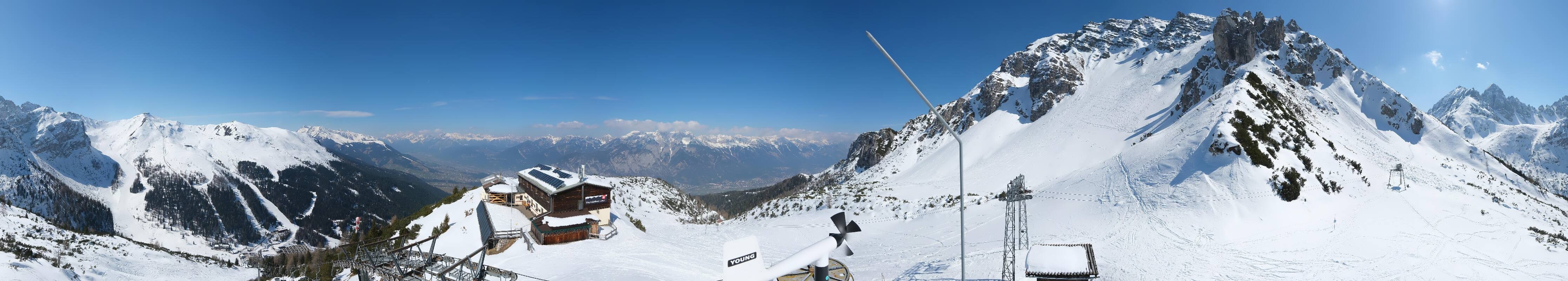 Archived image Webcam Axams: View Birgitzköpflhaus