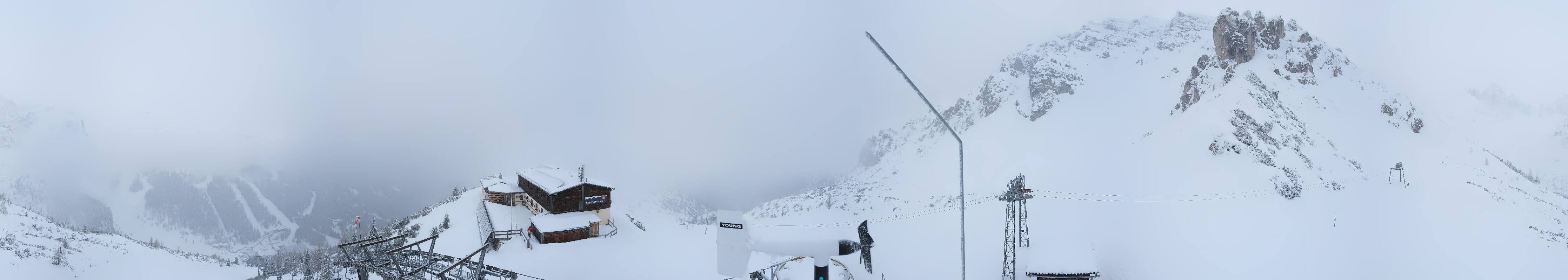 Archived image Webcam Axams: View Birgitzköpflhaus