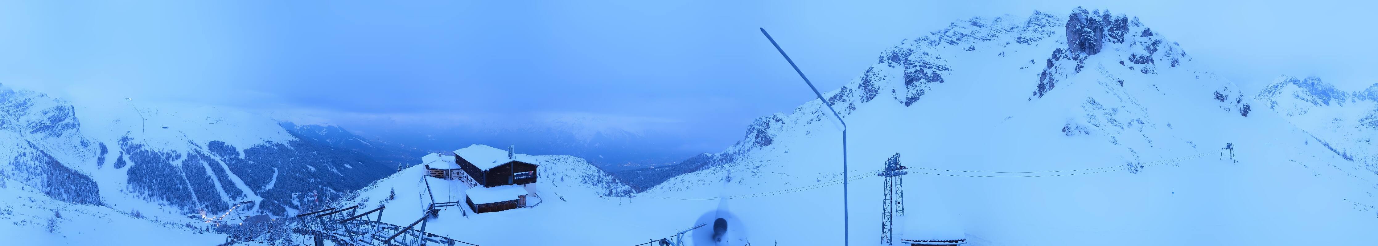 Archived image Webcam Axams: View Birgitzköpflhaus