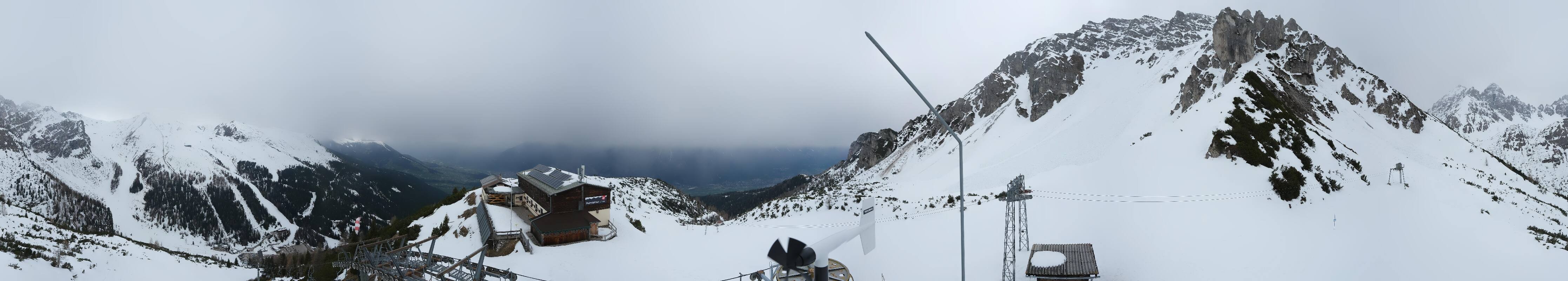 Archived image Webcam Axams: View Birgitzköpflhaus