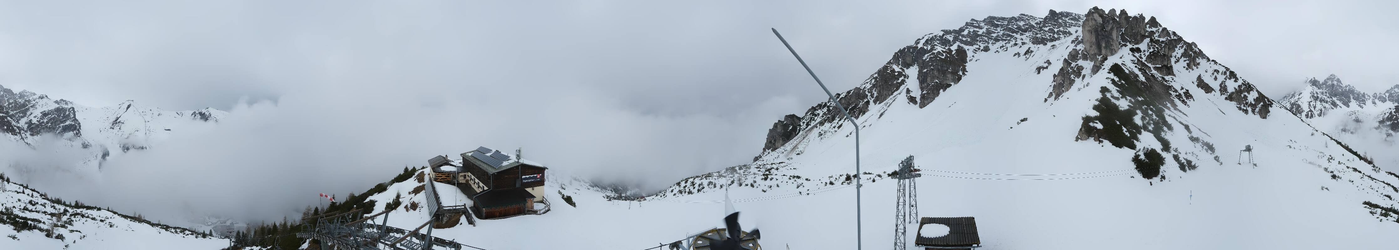 Archived image Webcam Axams: View Birgitzköpflhaus